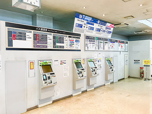 空港内バス券売機